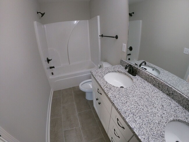 Building Photo - Townhome in the center of Hartsville!!
