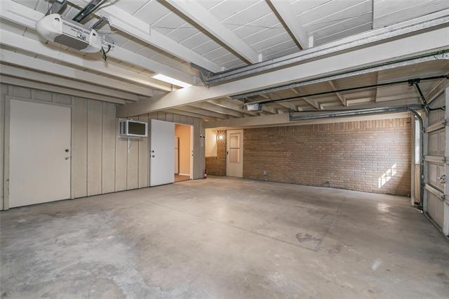 Building Photo - 6501 Calmont Ave