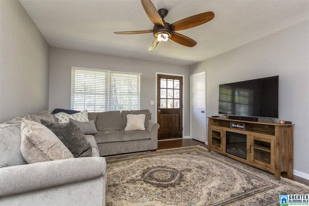 Building Photo - 707 Truss Ferry Rd