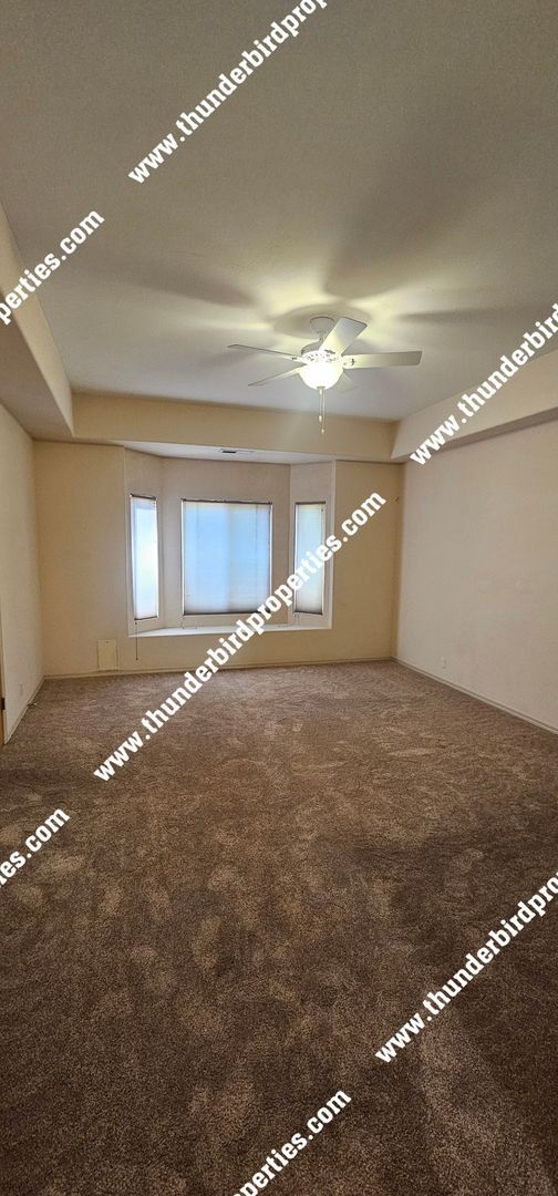 Building Photo - Beautiful NE Heights location