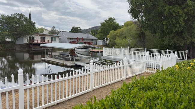 Primary Photo - 13277 Anchor Village