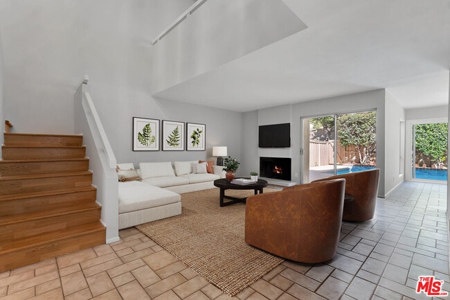 Building Photo - 603 Racquet Club Ln