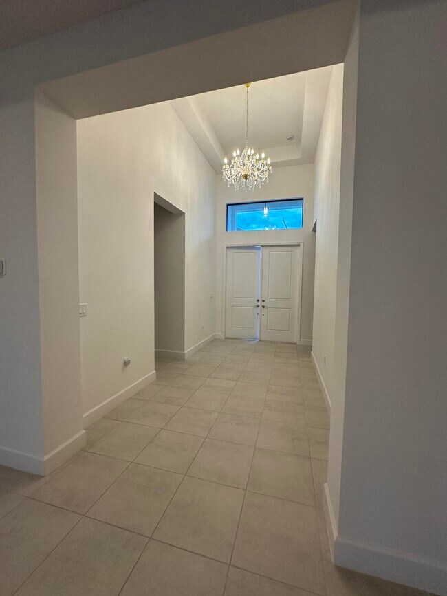 Building Photo - 12465 SW Crystal Cv Dr