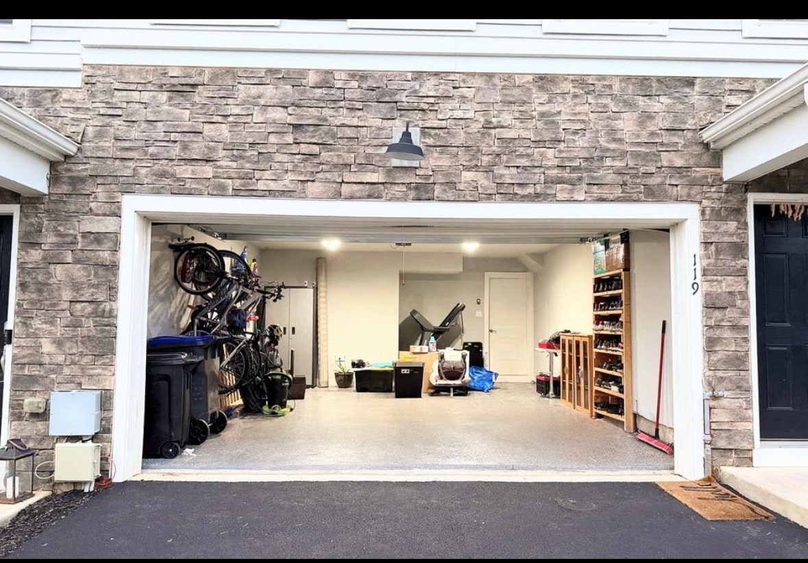 Building Photo - 119 Livingston Ln