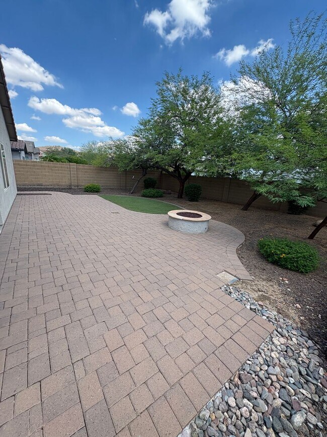Building Photo - READY TO VIEW NOW-RARE FIND! Fireside at N...