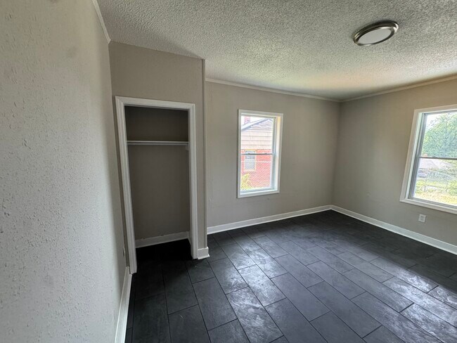 Building Photo - 2760 Lola Ave