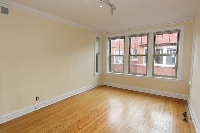 Building Photo - 563 W Aldine Ave