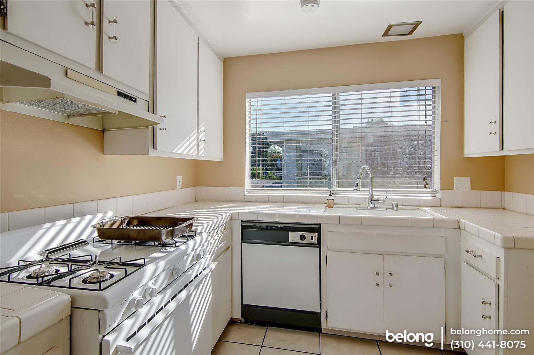 Building Photo - 16755 Parthenia St