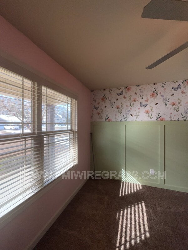 Building Photo - 229 Lace Dr