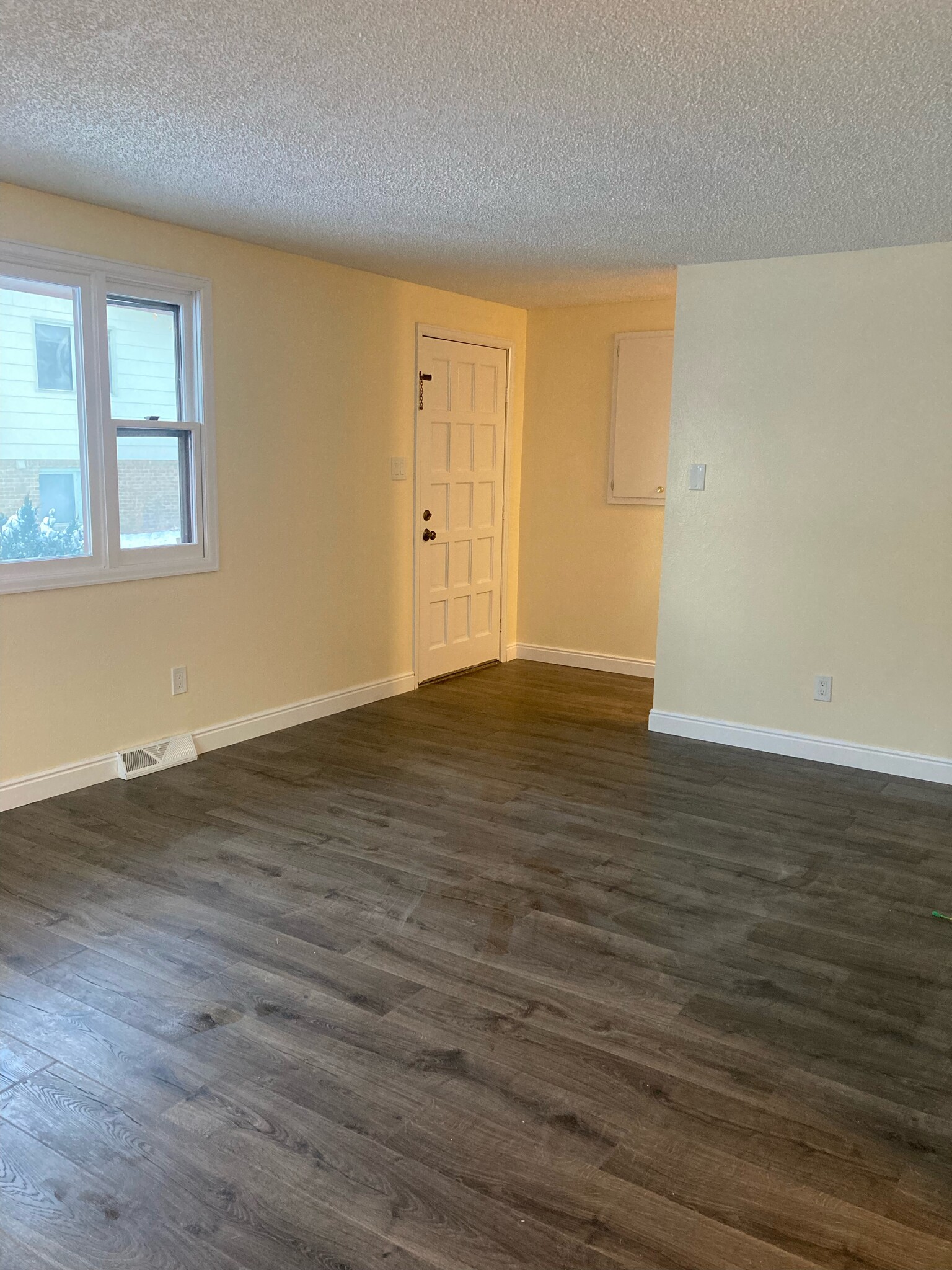 Living room (looking at front door) - 832 Lincoln St