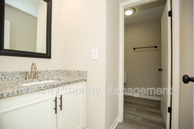 Building Photo - 2525 Norris Rd