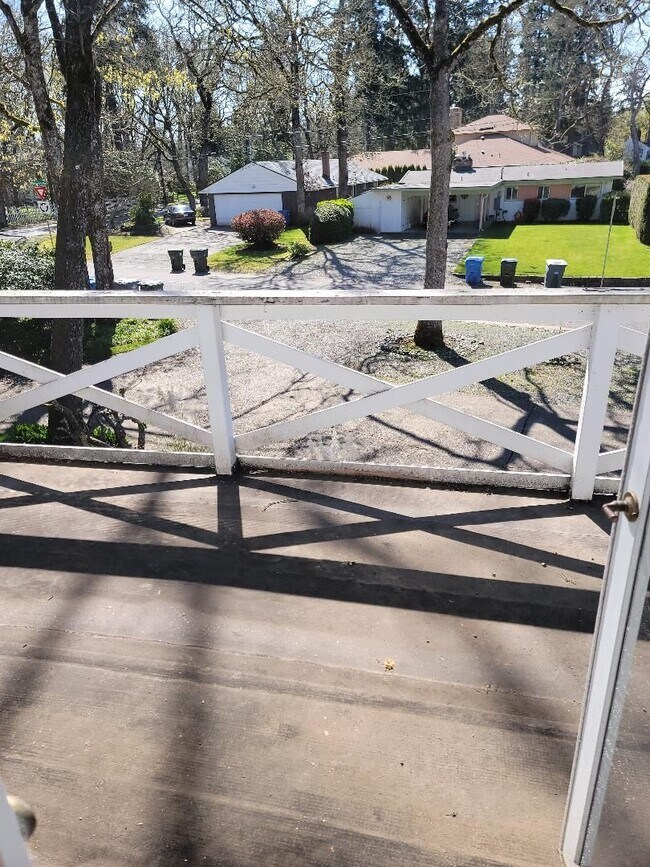 Building Photo - Beautiful Craftsman-style 3 bedroom, 2 bath home (1632 sq ft)  near Lake Steilacoom PLUS studio c...