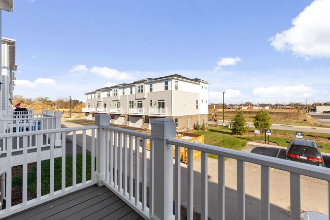 Building Photo - 1548 Slade Wy