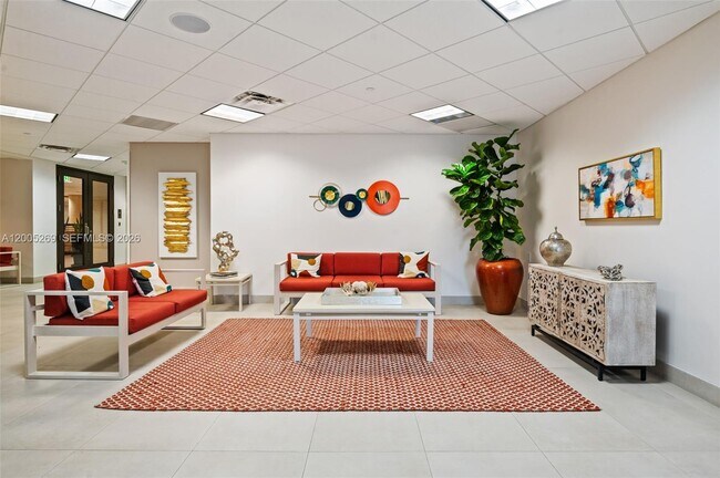 Building Photo - 2555 Collins Ave