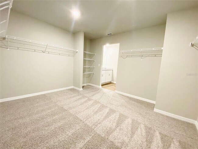 Building Photo - 535 Amadoras Wy