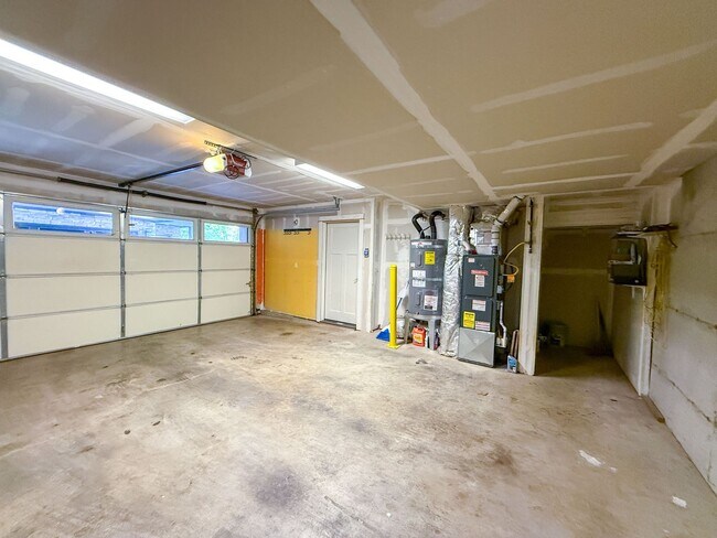 Building Photo - 3Bd/2.5Ba Seattle Townhouse