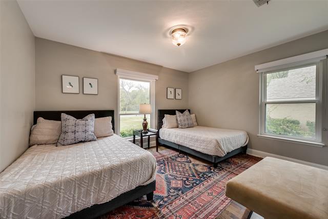 Building Photo - 3808 Shorecrest Dr