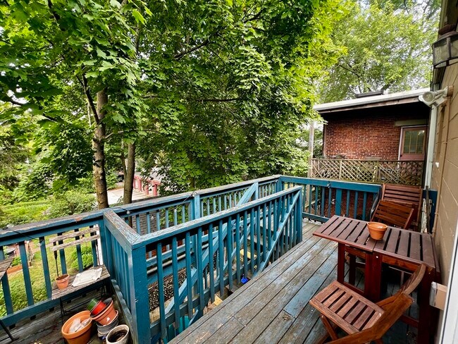 Building Photo - 94 Florida St