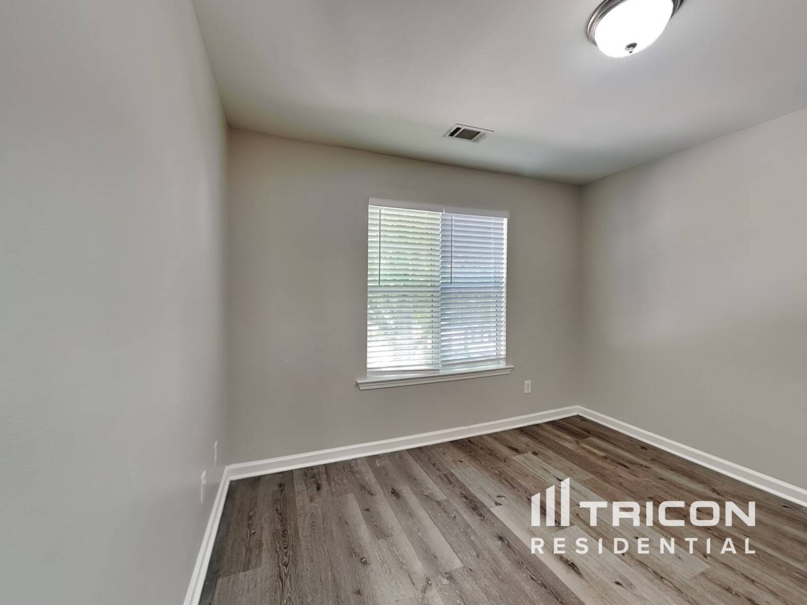 Building Photo - 606 Brookwater Dr