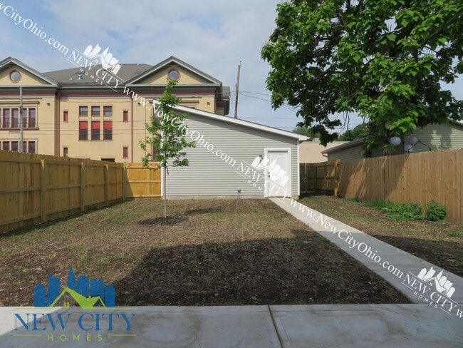 Building Photo - 2025 YEAR END SPECIAL! No App Fee! 3 Bedrooms, 2.5 Bathrooms with 2 Car Garage in Franklinton!