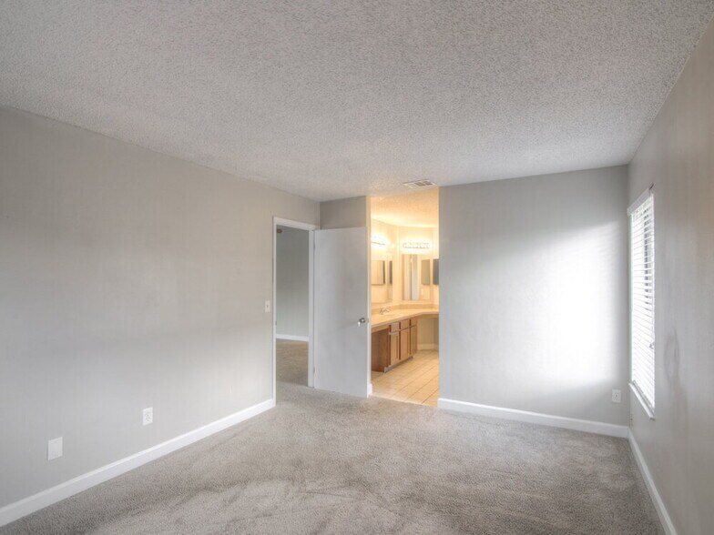 Building Photo - 13230 Boulder Woods Cir