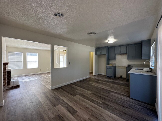 Building Photo - 4 Bedroom Near Delta Shores
