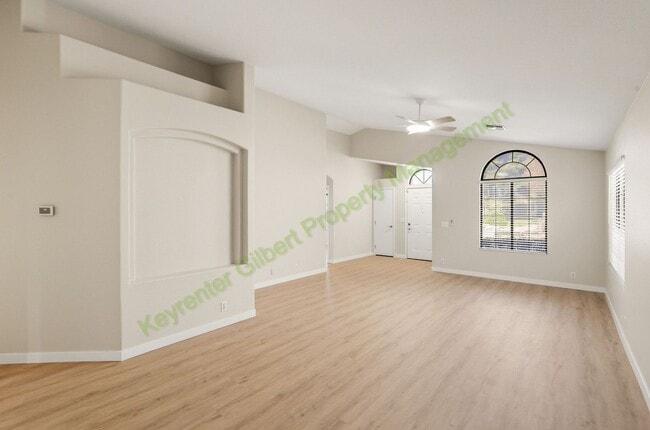 Building Photo - Charming Gilbert Home with Spacious Living & Prime Location