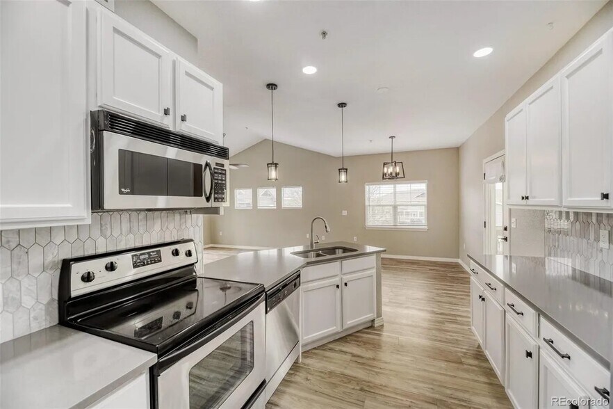 Building Photo - 9319 Amison Cir