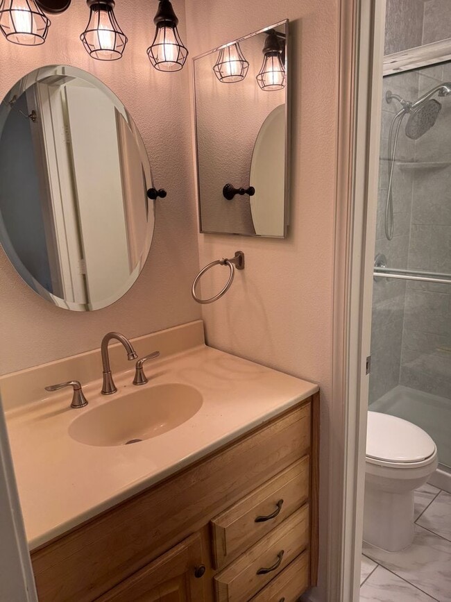 Building Photo - New Carpet and Fresh Paint