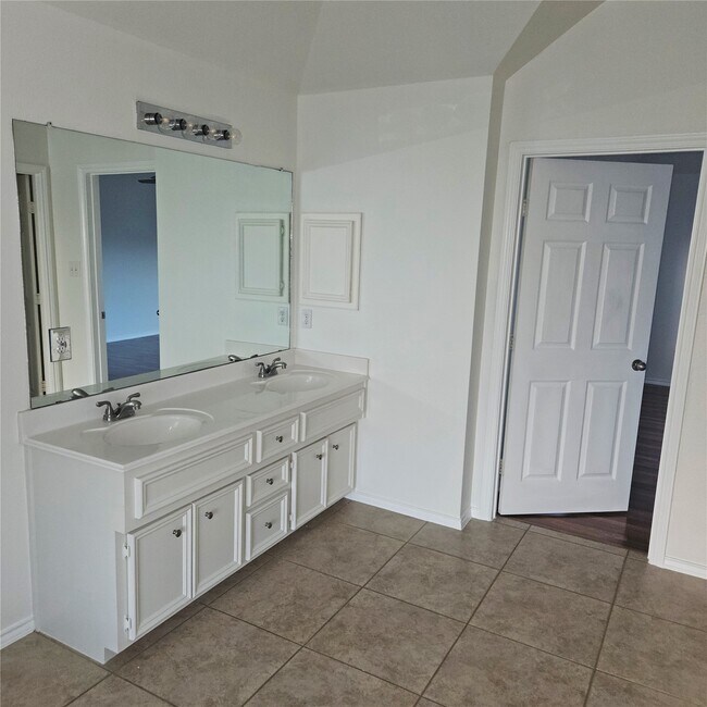 Building Photo - 20314 Baytide Ct
