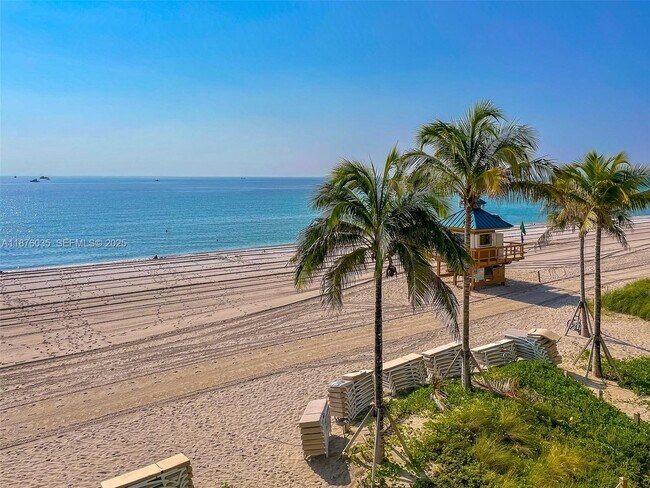 Building Photo - 18975 Collins Ave