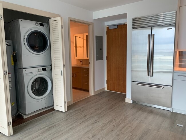 Building Photo - Keauhou Place - New one bedroom, 1 bath, 1...