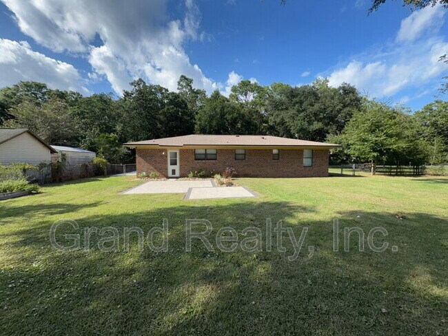 Building Photo - 6119 Shawn Ln