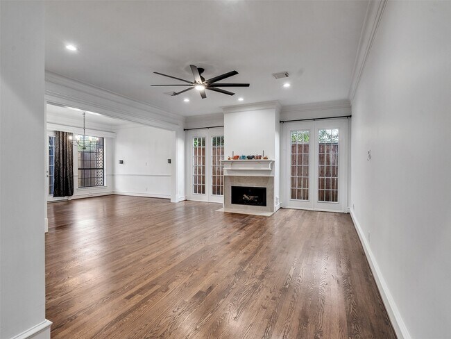 Building Photo - 2525 Nantucket Dr