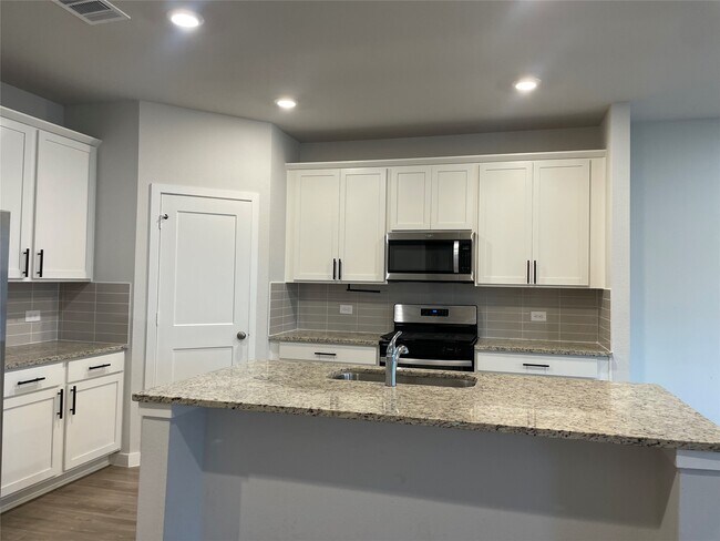 Building Photo - 11885 Whirlaway Dr