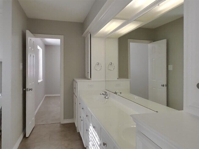 Building Photo - 15806 Crystal Brook Dr