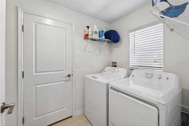 Building Photo - 17512 Shirewood Wy