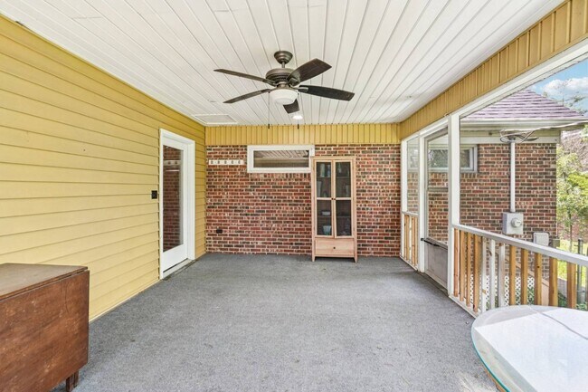 Building Photo - 710 Heatherwood Dr