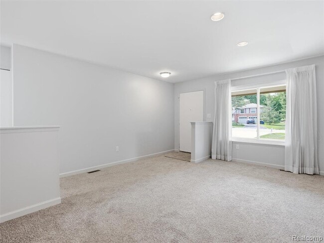 Building Photo - 2387 Sanders Pl