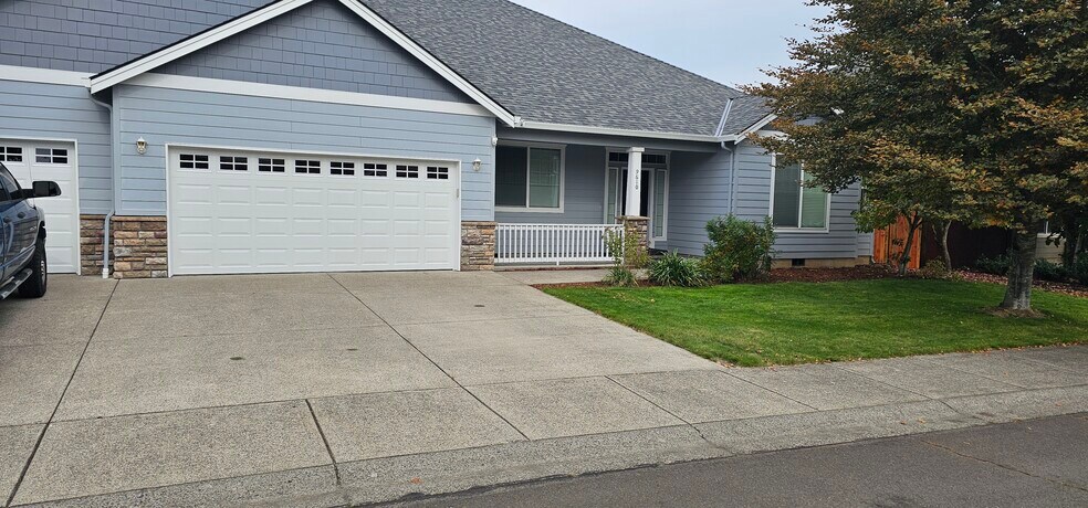 Building Photo - 9610 NE 102nd St