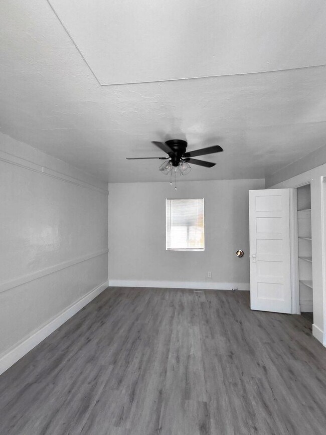 Building Photo - 819 S Palos Verdes St