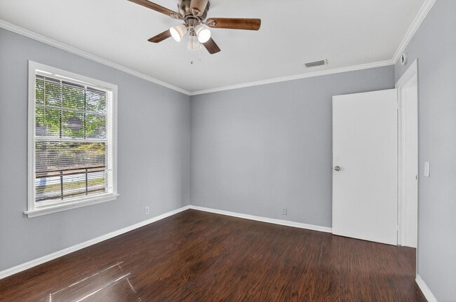 Building Photo - Beautiful 3/2 Available in the Heart of Boynton