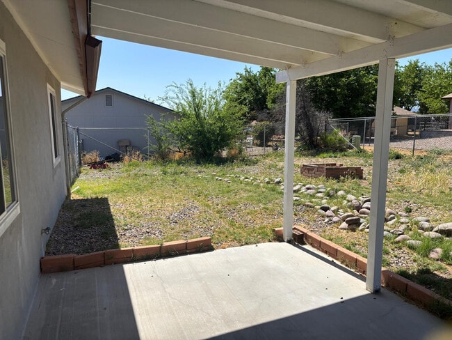 Building Photo - 1584 Sandy Ln