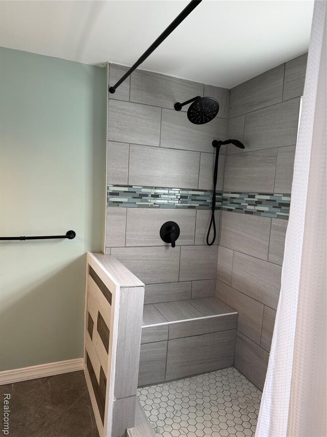 Building Photo - 2729 Kipling Ave