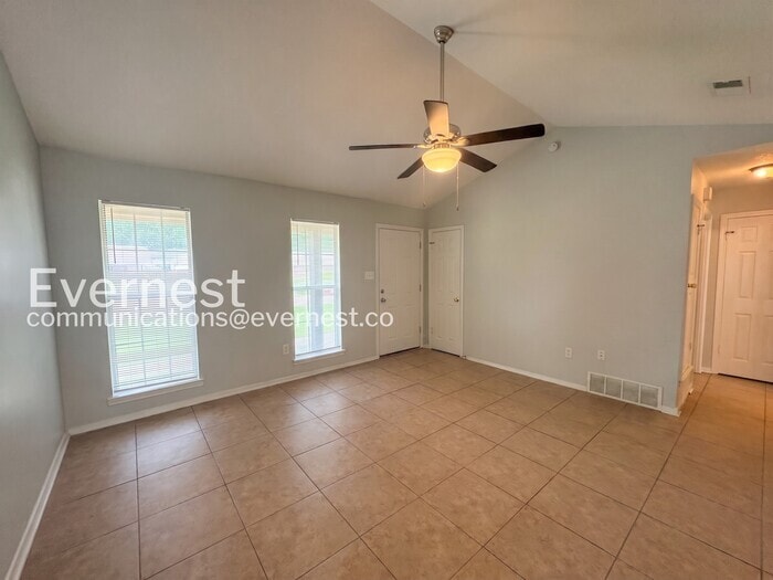 Building Photo - 6230 Somerset Dr