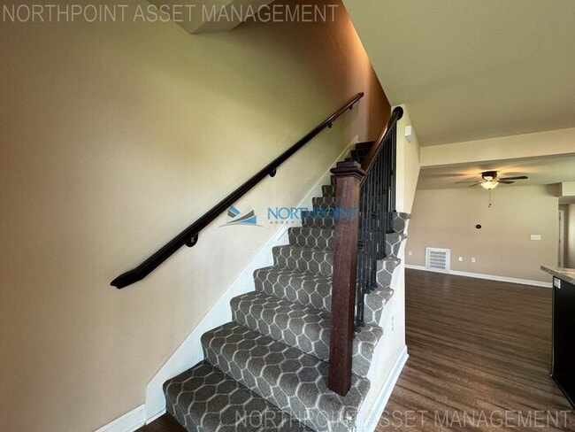 Building Photo - Move-In Ready KC Home | Open Layout, Large...