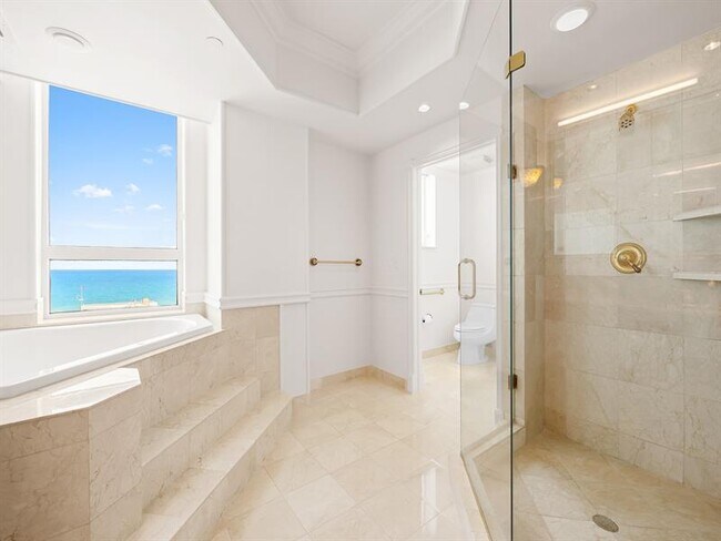 Building Photo - 3055 Harbor Dr