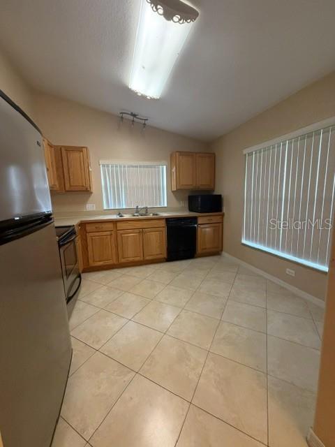 Building Photo - 635 Nighthawk Cir