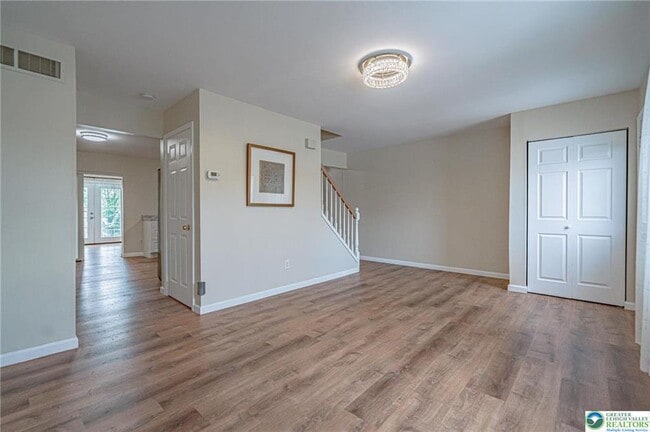 Building Photo - 5650 Greens Dr