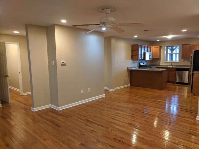 Building Photo - 254 37th St